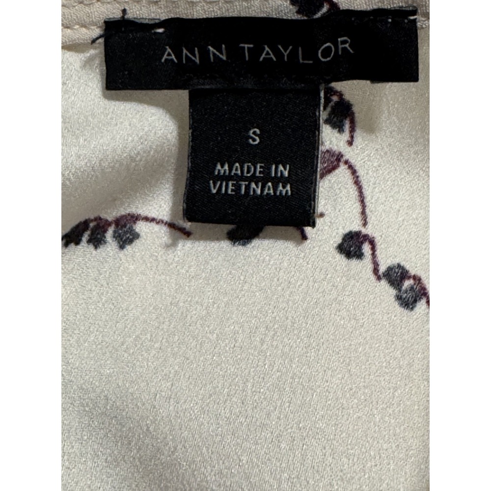 Ann Taylor Women's Floral Blouse S Cream Purple Button Back Lightweight VGC - Picture 8 of 9